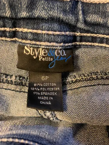 Style & Co Petite Mid Rise Cropped Jeans