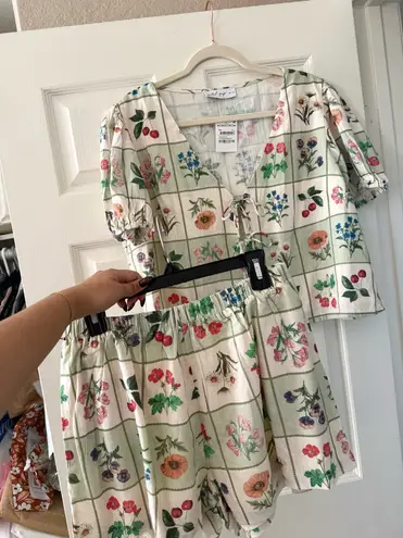Petal and Pup BNWT Asta Garden Tie Front Top & Shorts Set