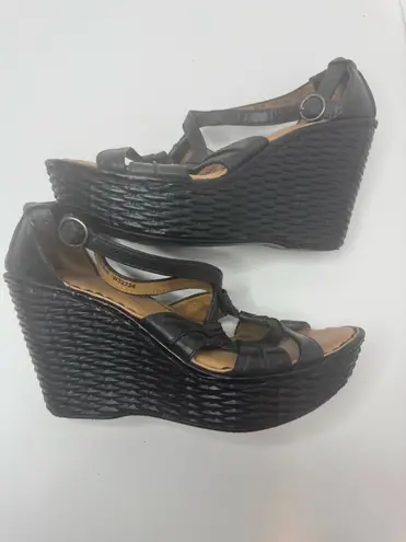 Born Shoes Born Wedge Platform Sandals Size 9 /40.5