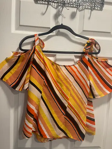 New York And Company New York Company Bare-Shouldered Blouse Size M.