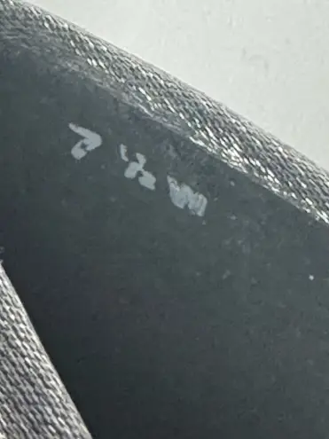 Naturalizer Silver Kitten Heels Size 7.5W