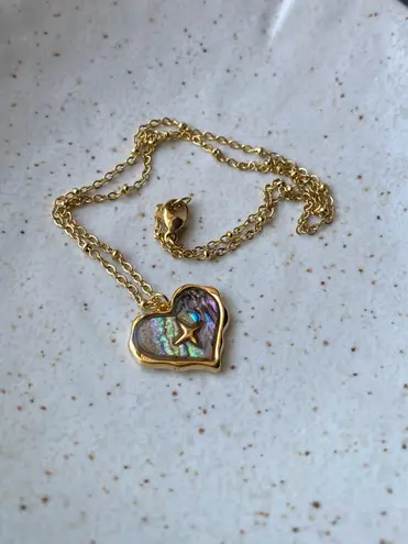 Handmade gold tone stainless steel heart sparkle shell necklace🐚⭐️🌀