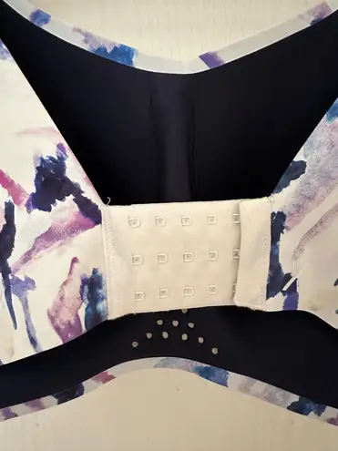 KNIX Woman’s Catalyst Sport Bra