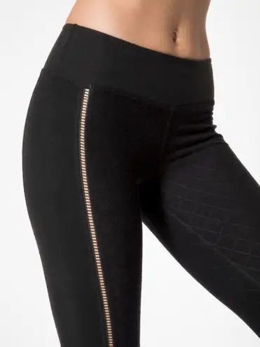 Beyond Yoga Never Quilt It lattice trim gray leggings size S small