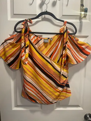 New York And Company New York Company Bare-Shouldered Blouse Size M.