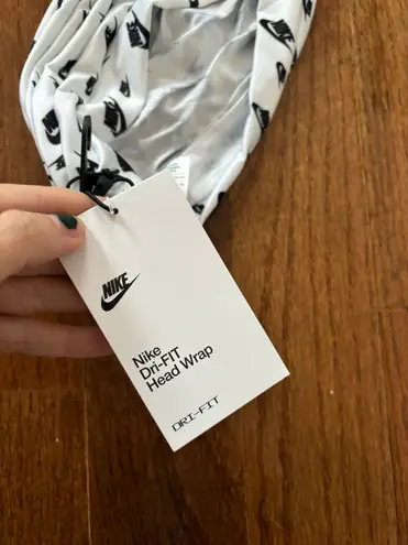 Nike Women's Printed Head Wrap-Black/White