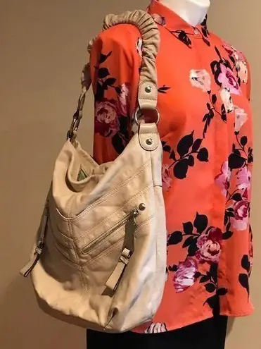 B Makowsky B.Makowsky Leather Bucket Handbag - Bone/Cream Green Inside Silver Hardw…