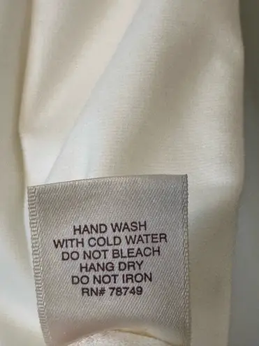 Arden B NWT White sleeveless pull-over mini dress.