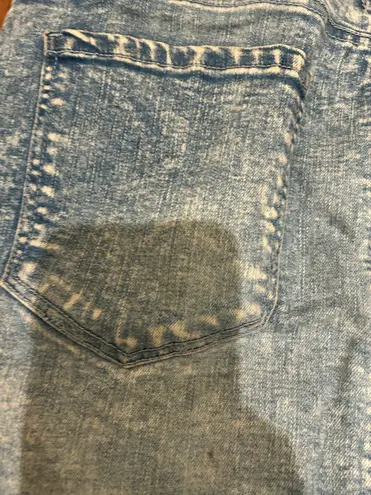 Tinseltown Crossover