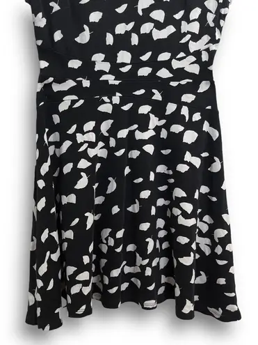 New York And Company Black White Leaf Print Polka Dot Short Sleeve Mini Dress