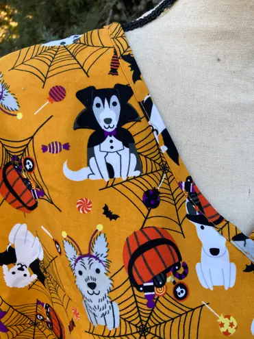 Serene Uniforms Orange Halloween Dogs Puppy Scrub Top XL Trick Or Treat