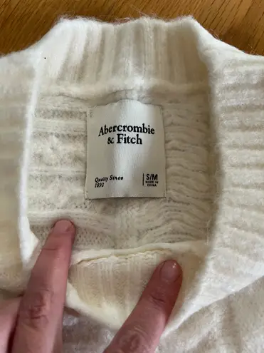 Abercrombie & Fitch Sweater