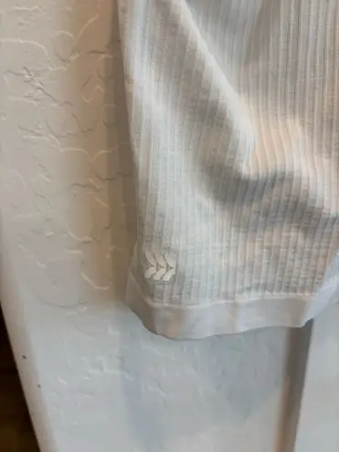 All In Motion  Women’s White XS Tank Top  - Image 4