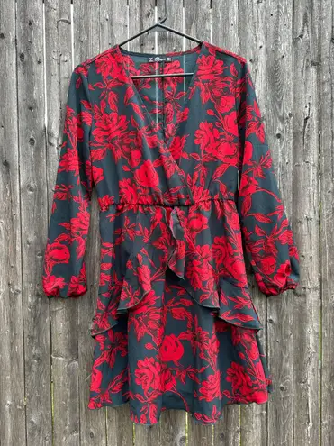 Boutique Uguest Floral Long Sleeve V-neck Ruffle Dress in Red/Black - Size Small