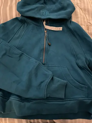 Lululemon Cropped Scuba Hoodie