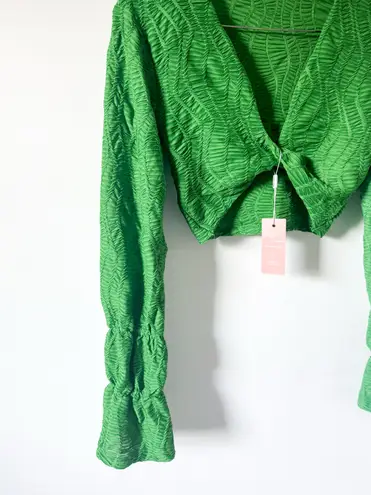 Salty NWT textured crop top