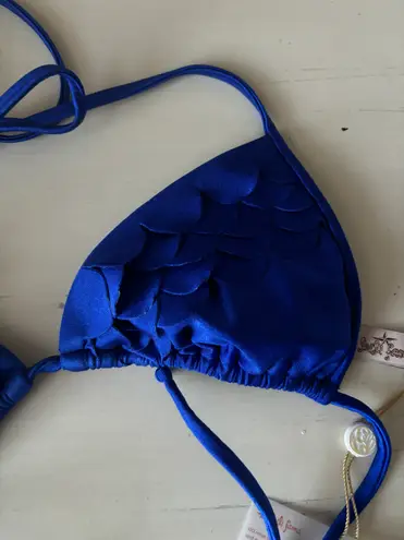 Luli Fama NWT SI SOY SIRENA - Scalloped Triangle Top electric blue