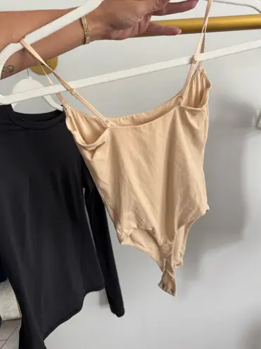 SKIMS Fits Everybody Cami Thong Bodysuit in Sand Size XXS NWT