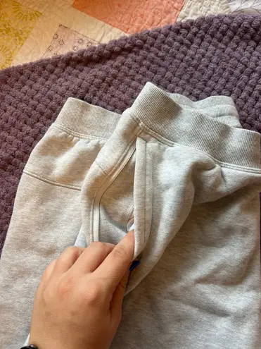 Lululemon  sweatshorts  - Image 4