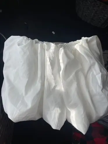 Scarlet Darkness White two piece set