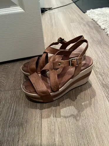 Antelope Tan Wedges