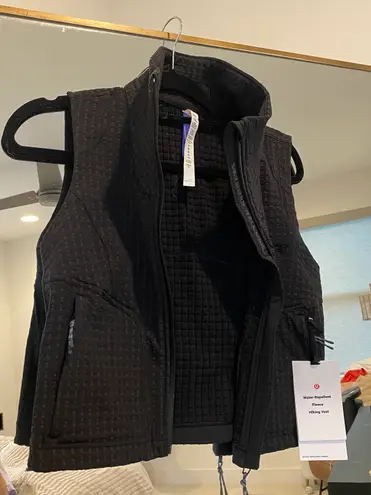 Lululemon NWT  Vest