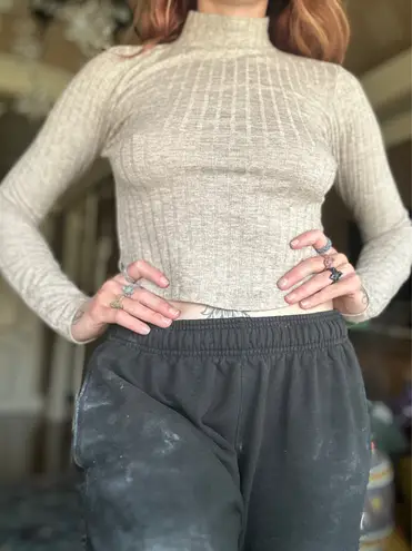 Cute Beige Ribbed Shirt Gray