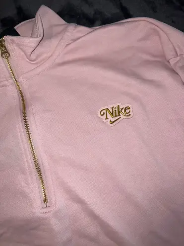 Nike Sportswear Femme Quarter-Zip Sweater in Pink/Gold