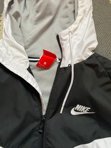 Nike Windbreaker Zip Up White Size M