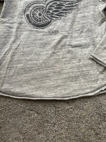 CCM Detroit Red Wings Gray White Long Sleeve Shirt Womens Size M Size M