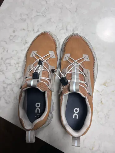 on cloud On-running s thumbnail 2