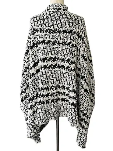 Solitaire by Ravi Khosla black and white boucle knit cape sweater
