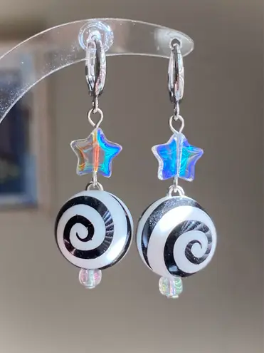 Handmade y2k funky grunge style swirl spiral uzumaki ball unique dangle earrings 🌀🖤