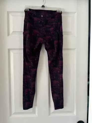 CRZ Yoga Woman’s Burgundy Patterned Workout Leggings - Size Small