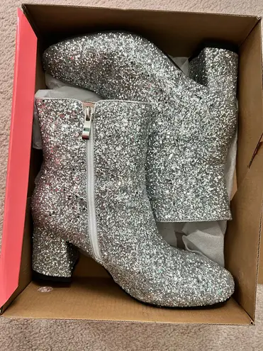 Sparkly Silver Boots Size 6.5 - Image 2