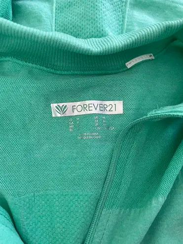 Forever 21 NWOT  green pullover top