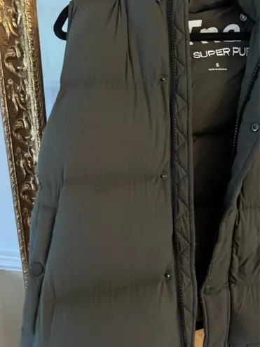 Aritzia  TNA super puff vest small - Image 3