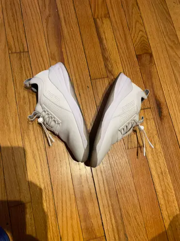 The Comfy Clove White Sneakers Women's 9.5 / Men's 8 Unisex Professional Work Sneakers Athletic Nursing Shoes Safety low top elastic ties