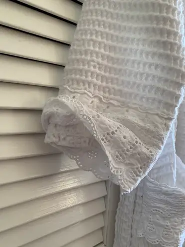 Women’s 100% Cotton White Waffle Knit Robe with Eyelet Accent Trim Size undefined