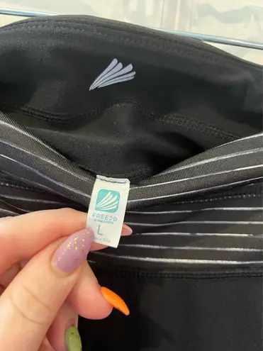 Free Country Free 2 B By Black and Grey Leggings Size Large