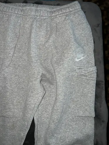 Nike Sportswear Club Fleece Cargo Jogger Sweatpants in Gray