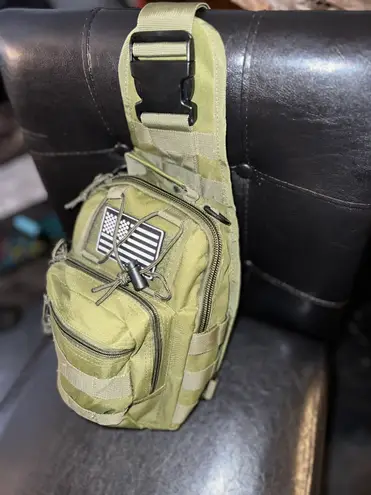 Sling Tote Hunter Green Hiking bAg/ Fishing