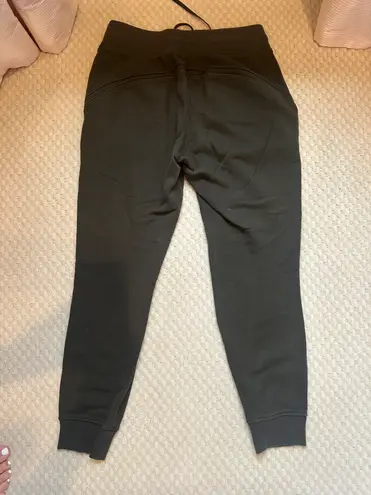 Lululemon Scuba High-Rise Jogger