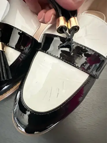 Cecelia Linear Black and White Shoes SZ 10