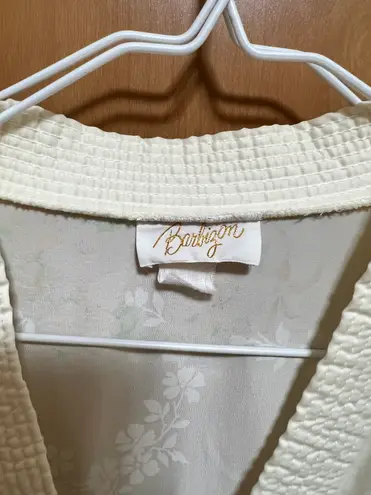 Unique Vintage Vintage Barbizon Satin Floral Robe