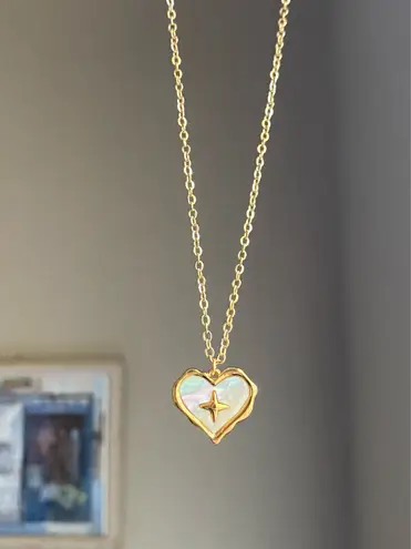 Handmade gold tone stainless steel heart sparkle white shell necklace🐚⭐️🌀