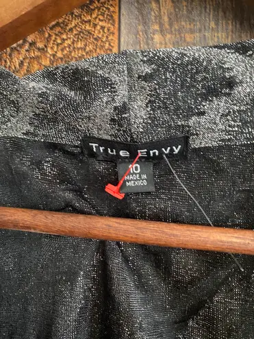 Envy NWT True  open cardigan size 10 black & Silver 75% nylon 20% metallic 5 span - Image 6