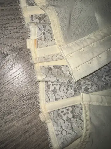 Dominique ivory lace corset new 36C
