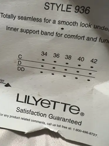 Lilyette No Show Seam Free Invisible Soft Cup Shaping Bra