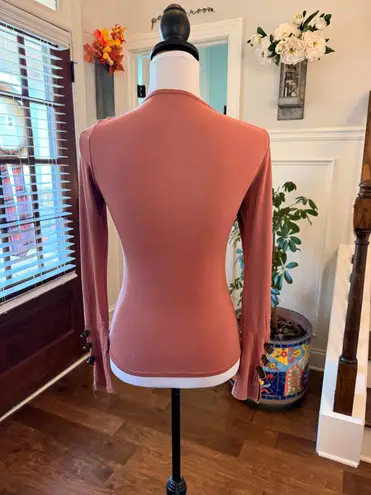 Boutique NWOT Unique Elegant Ruffled Women's Top with Silk & Buckle Detail Pink